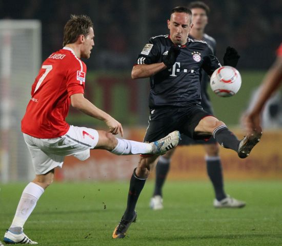 钟声如期而 钟声如期而